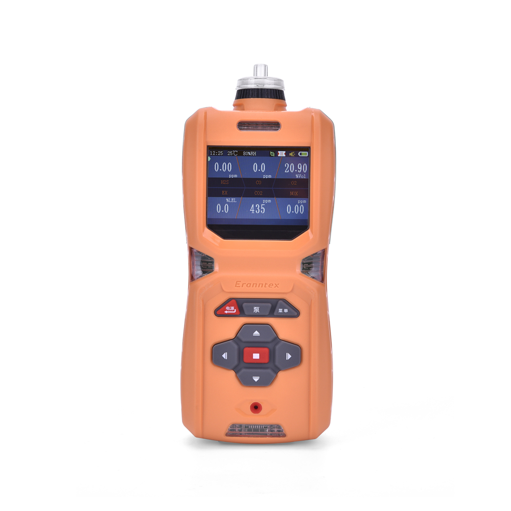 ¿Cuáles son las posibles razones por las cuales el detector de gas muestra datos anormales?