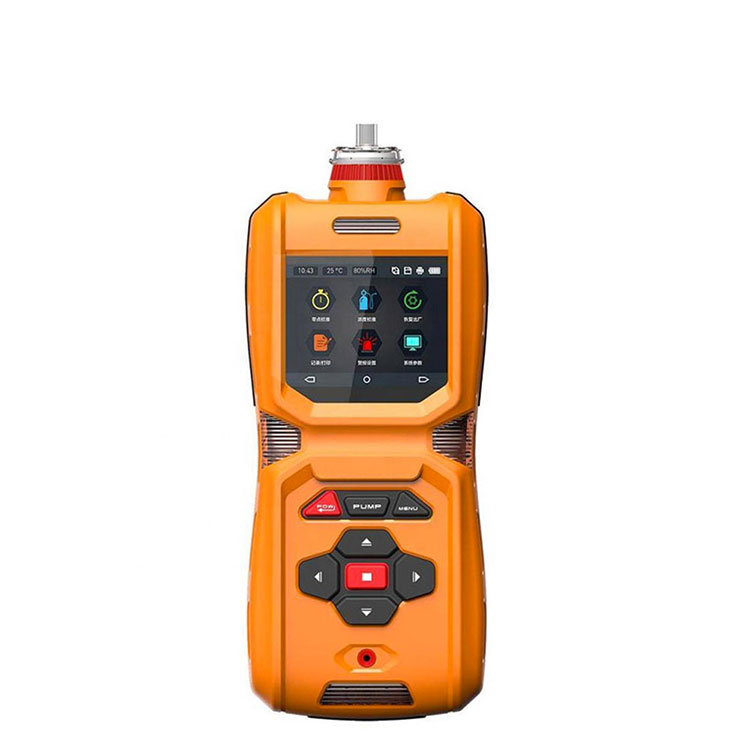 ¿De qué depende la vida útil de un detector de gas cuatro en uno?