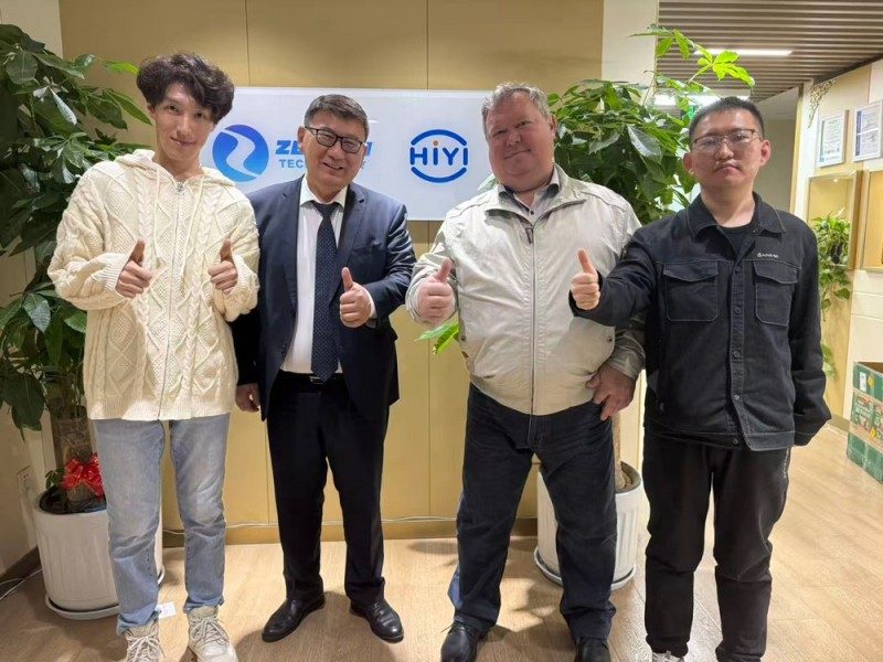 Al expandirse al mercado de Asia Central, los clientes de Kazajstán visitaron Zetron Technology para explorar un nuevo futuro para la seguridad del gas