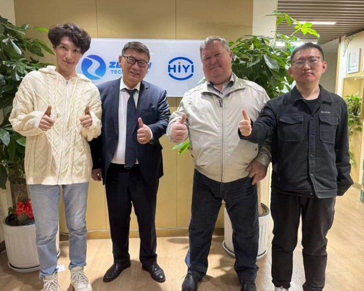 Al expandirse al mercado de Asia Central, los clientes de Kazajstán visitaron Zetron Technology para explorar un nuevo futuro para la seguridad del gas